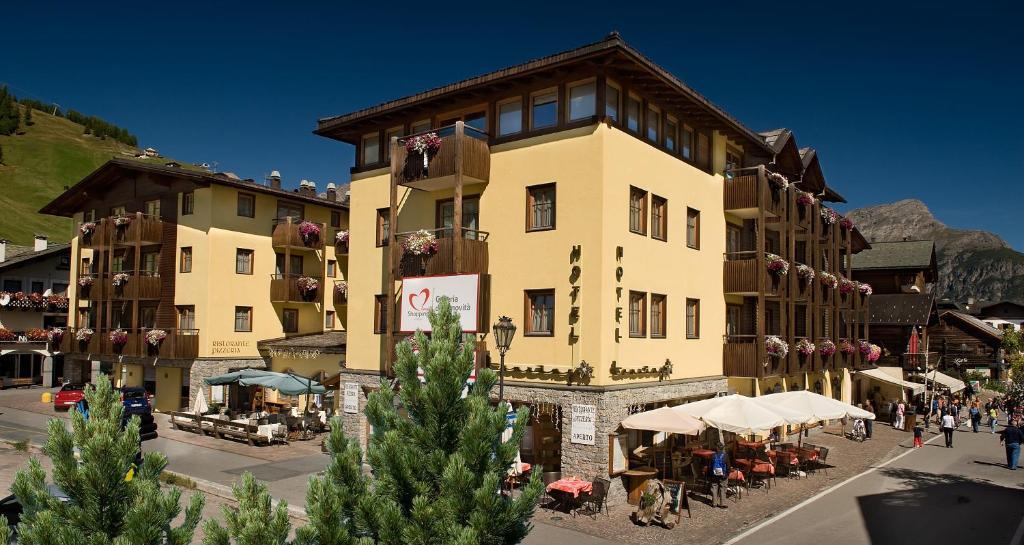 Hotel Touring Livigno Zewnętrze zdjęcie